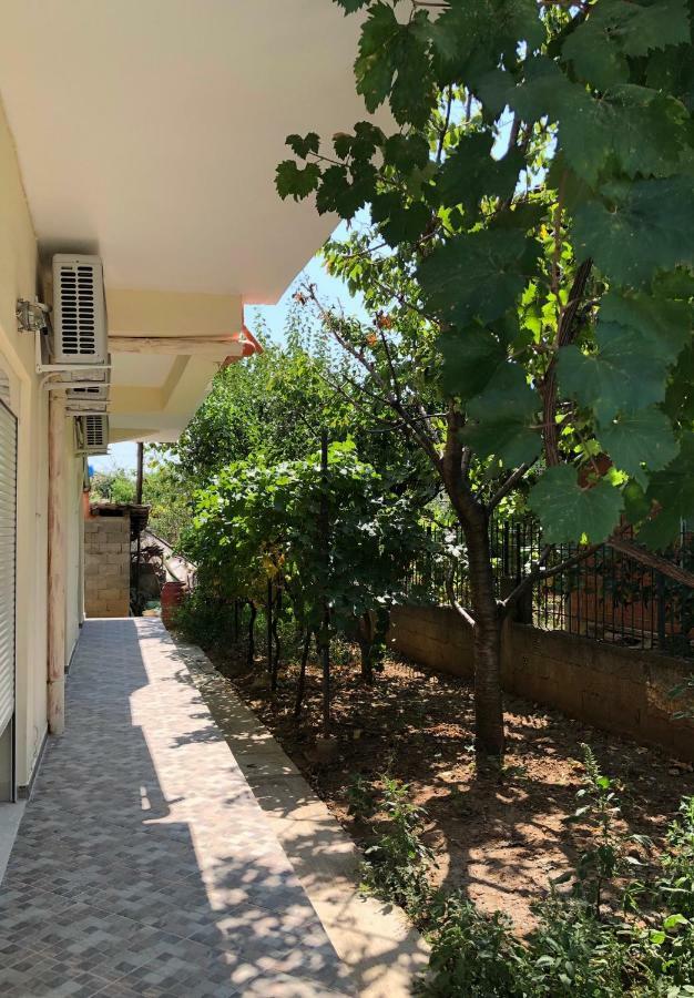 Hotel Villa Ago Përmet Esterno foto